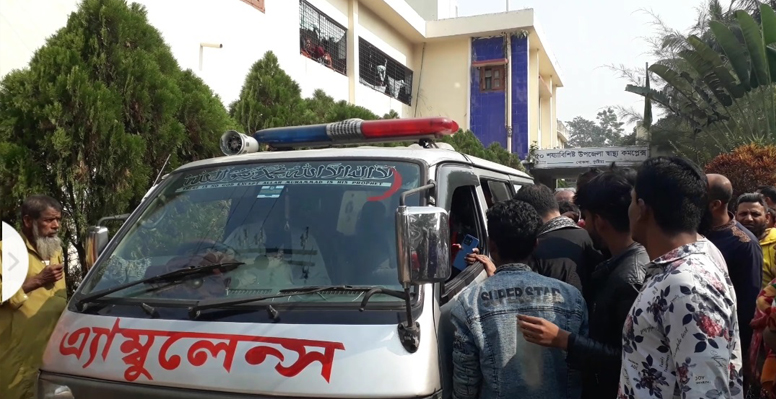 খোকসায় সড়ক দুর্ঘটনায় গুরুতর আহত শোমসপুর বালিকা বিদ্যালয় এর অফিস সহকারি আব্দুল হামিদ