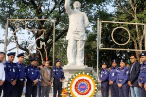শহিদ বুদ্ধিজীবী দিবসে জেলা পুলিশ কুষ্টিয়ার বিনম্র শ্রদ্ধাঞ্জলি অর্পণ