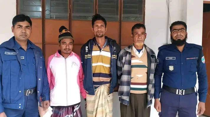 কুষ্টিয়ায় ২০ গ্রাম গাঁজাসহ একজন ও দুই পলাতক আসামী গ্রেফতার