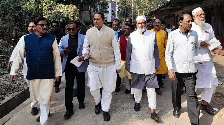 মিরপুরে নির্বাচনী পথসভায় ভোটারদের কাছে মাফ চাইলেন ইনু