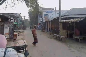 দৌলতপুরে স্বতন্ত্র প্রার্থীর পোস্টার ছিড়ে কর্মী সমর্থকদের হুমকি দেওয়ার অভিযোগ
