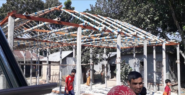 খোকসায় প্রশাসনের নিষেধাজ্ঞা অমান্য করে সরকারি জায়গায় ঘর নির্মাণের অভিযোগ