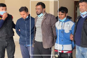 বাঘা যতীনের ভাস্কর্য ভাঙার মূল পরিকল্পনাকারী যুবলীগ নেতা আনিস আবারো ভোটের মাঠে সন্ত্রাসী ভূমিকায়