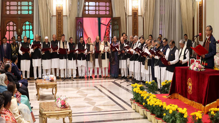 শপথ নিলেন ২৫ মন্ত্রী ও ১১ প্রতিমন্ত্রী