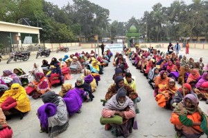 কুষ্টিয়ায় শীতার্ত অসহায়-দরিদ্র মানুষের মাঝে কম্বল বিতরণ