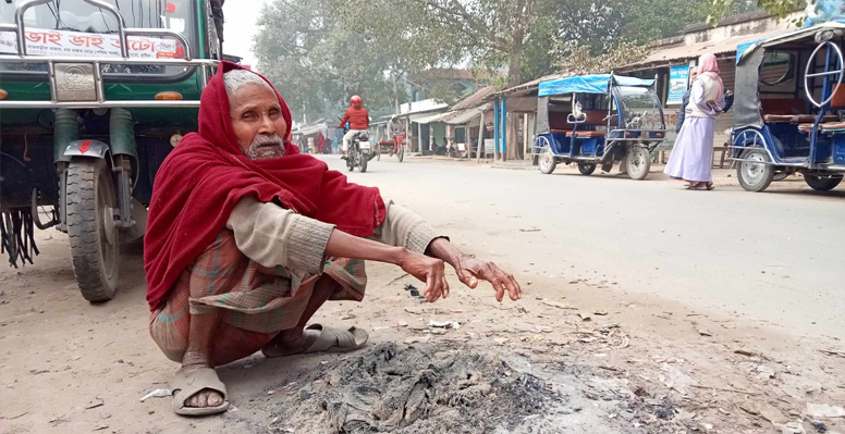 দৌলতপুরে তীব্র শীতে বিপর্যস্ত জনজীবন
