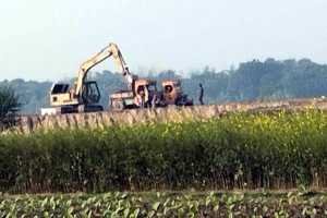 দৌলতপুরে চলছে মাটি কেটে ভাটায় বিক্রি