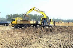 দৌলতপুরে কৃষি জমির মাটি বিক্রির মহোৎসব