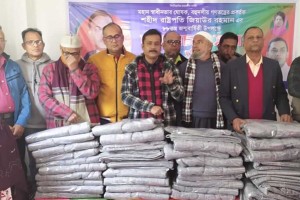 কুমারখালীতে বিএনপির শীতবস্ত্র বিতরণ