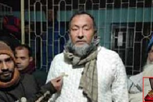 দৌলতপুরের নবনির্বাচিত এমপিকে সোনার তৈরী ট্রাকের ব্যাজ উপহার