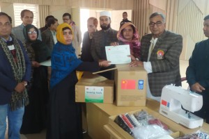 একটি সেলাই মেশিন বদলে দিতে পারে আপনাদের দারিদ্রতা : আনোয়ার আলী