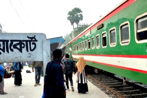 কুষ্টিয়াতে রেলওয়ের ঢিলেঢালা নিরাপত্তায় বেপরোয়া পকেটমার