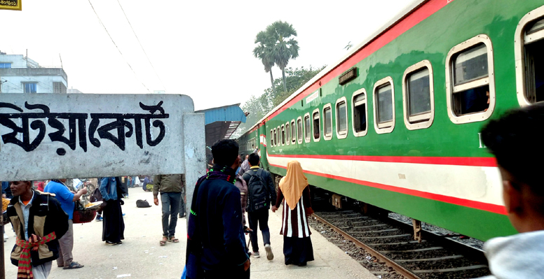 কুষ্টিয়াতে রেলওয়ের ঢিলেঢালা নিরাপত্তায় বেপরোয়া পকেটমার