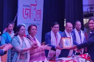 নারী ক্যাটাগরিতে জয়িতার সম্মাননা পেলেন কুষ্টিয়ার র্ঝনা
