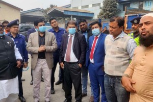 চালের মোকামে হঠাৎ হাজির খাদ্যমন্ত্রী, দুটি গুদাম সিলগালা