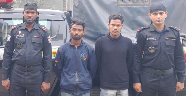 র‌্যাবের অভিযানে ফেনসিডিলসহ দুই মাদক ব্যবসায়ী আটক
