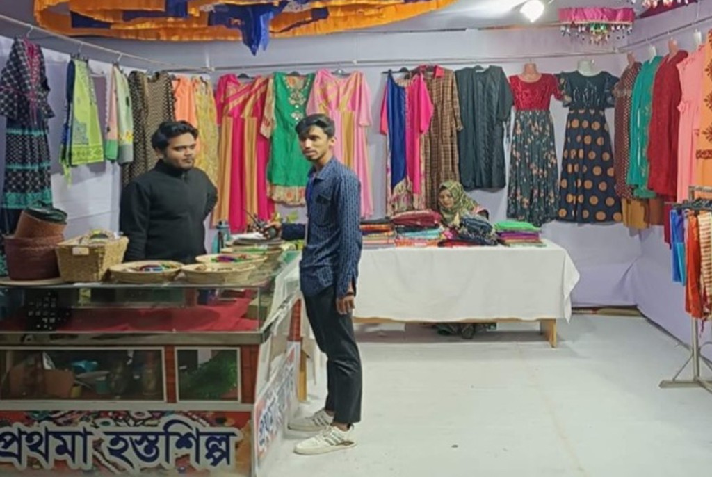 কুষ্টিয়ায় জাতীয় পিঠা উৎসবে স্বজনপ্রীতির অভিযোগ 4 173867833967a220435a0c1 1 কুষ্টিয়ায় জাতীয় পিঠা উৎসবে স্বজনপ্রীতির অভিযোগ
