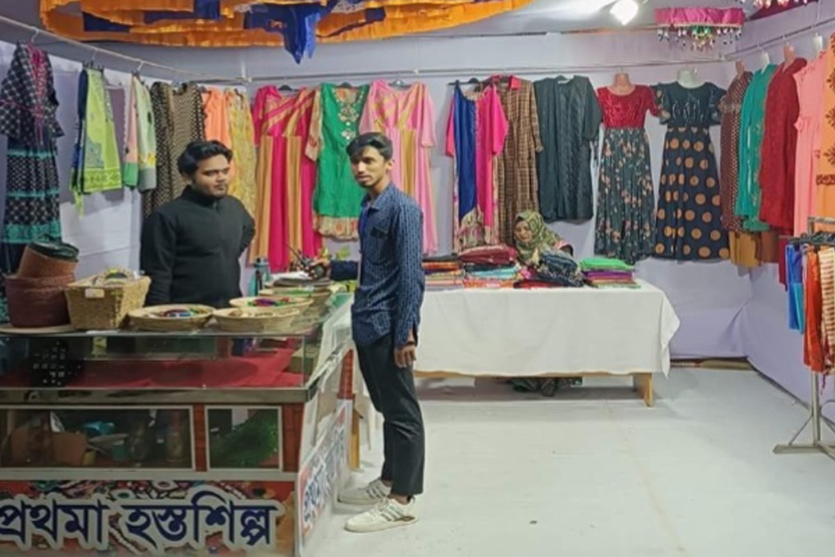 কুষ্টিয়ায় জাতীয় পিঠা উৎসবে স্বজনপ্রীতির অভিযোগ