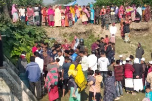 সুদের কারবারিকে হত্যার পর মরদেহে আগুন