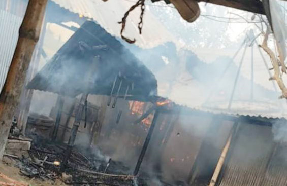 দৌলতপুরে অগ্নিকান্ডে ২টি ঘর ভষ্মিভূত