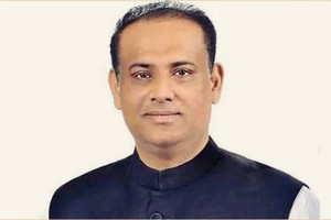 বিদেশে সম্পদ থাকার কথা স্বীকার করলেন সাইফুজ্জামান চৌধুরী