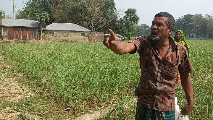 মামলার বাদীকে প্রাণনাশের হুমকি কুষ্টিয়ায় আদালতের নির্দেশ অমান্য করে জোরপূর্বক জমি দখলের চেষ্টা