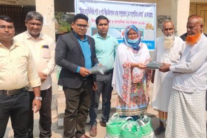 ঝিনাইদহে বিনামূল্যে পাটবীজ ও রাসায়নিক সার বিতরণ