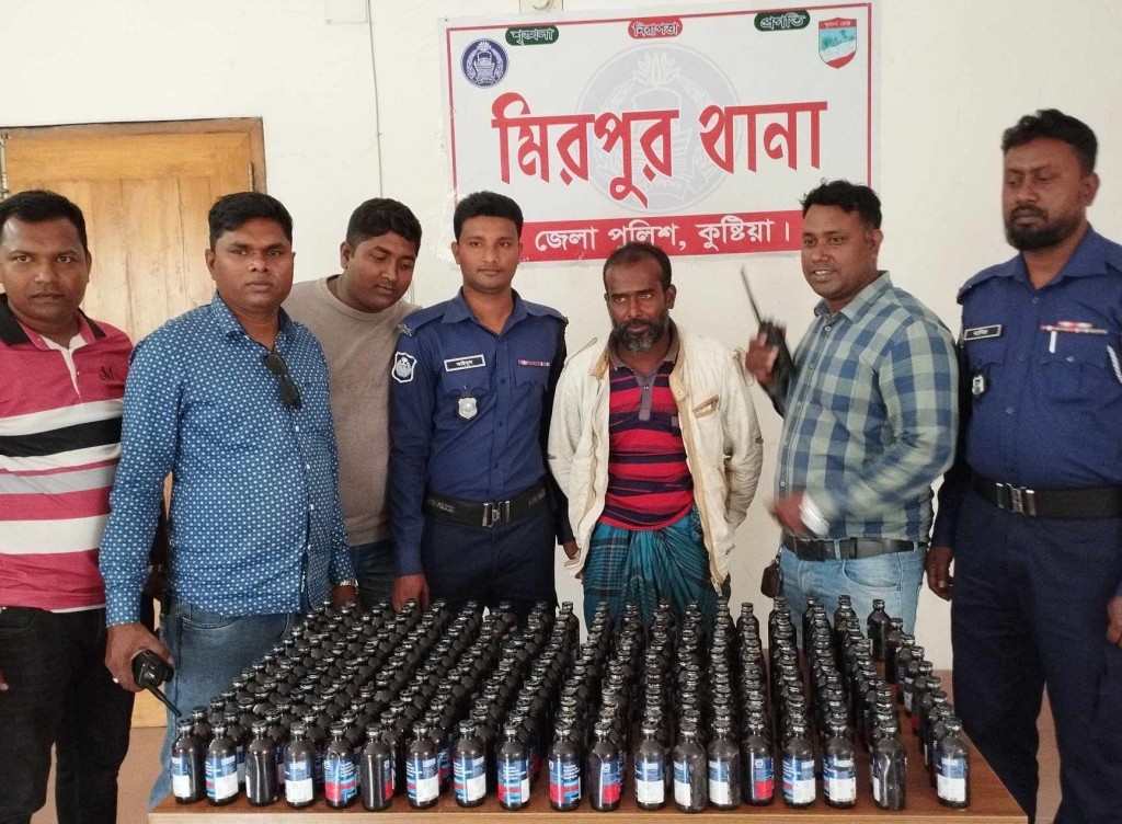 মিরপুরে ফেনসিডিলসহ মাদক ব্যবসায়ী আটক 3 173867857167a2212bd2898 1 মিরপুরে ফেনসিডিলসহ মাদক ব্যবসায়ী আটক