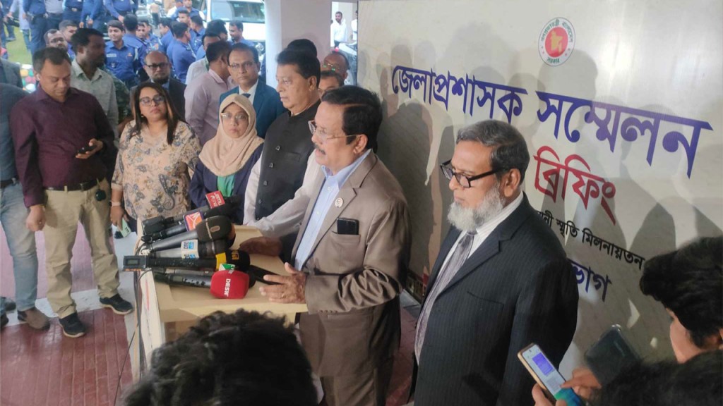 মধ্যস্বত্বভোগীদের কবল থেকে পাট শিল্পকে রক্ষা করা হবে : পাটমন্ত্রী 6 173867858067a221344dab2 1 মধ্যস্বত্বভোগীদের কবল থেকে পাট শিল্পকে রক্ষা করা হবে : পাটমন্ত্রী