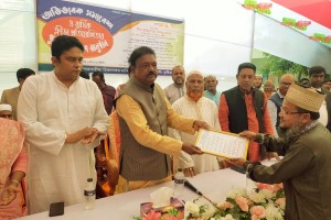 কুমারখালীর দাখিল মাদ্রাসায় অভিভাবক সমাবেশ প্রতিষ্ঠানে পাঠিয়ে শিক্ষার্থীদের খোঁজ নিতে হবে : এম,পি আব্দুর রউফ