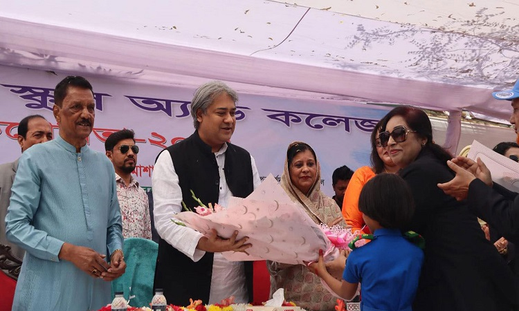 বাঙালি ষড়যন্ত্র থেকে বেরিয়ে মাথা উঁচু করে দাঁড়ায়: তথ্য প্রতিমন্ত্রী