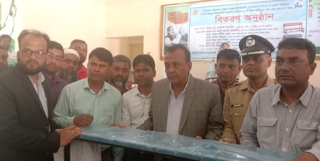 মিরপুরে ২৭ টি শিক্ষা প্রতিষ্ঠানে বেঞ্চ বিতরণ 4 173867863567a2216b002c3 1 মিরপুরে ২৭ টি শিক্ষা প্রতিষ্ঠানে বেঞ্চ বিতরণ