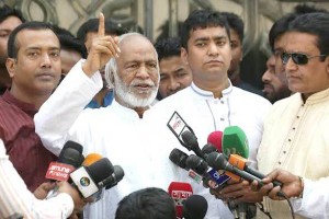 জনগণ দিশেহারা, মন্ত্রীরা করছেন তামাশা: মঈন খান