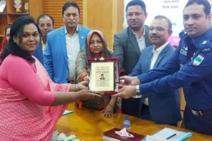 হিজড়া পরিচয়ে গর্বিত পাখি দত্ত হলেন ‘ শ্রেষ্ঠ জয়িতা’