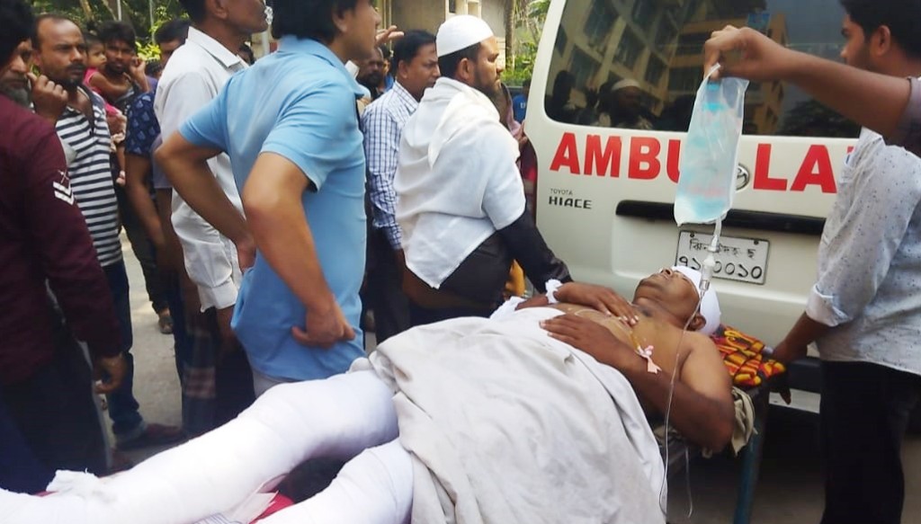 ঝিনাইদহে এক যুবকের হাত পাঁ ভেঙ্গে দিয়েছে প্রতিপক্ষরা 4 173867869267a221a480900 1 ঝিনাইদহে এক যুবকের হাত পাঁ ভেঙ্গে দিয়েছে প্রতিপক্ষরা