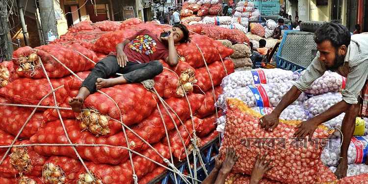 ফের অস্থির পেঁয়াজের বাজার