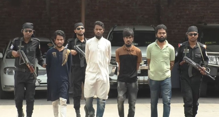 রোহিঙ্গা ক্যাম্পে অভিযান আরসার বাংলাদেশ শাখার প্রধানসহ আটক ৪