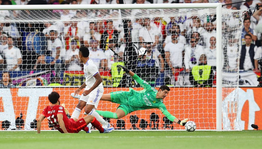 আবারও চোটে পড়ে কাঁদলেন থিবো কোর্তোয়া