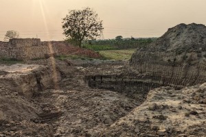 কুষ্টিয়ার ভেড়ামারায় জমির মালিককে না জানিয়ে মাটি কাটার অভিযোগ