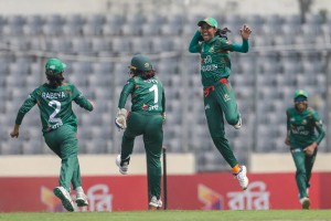 বাংলাদেশ ব্যাটারদের কী হয়েছে, জানেন না কোচ