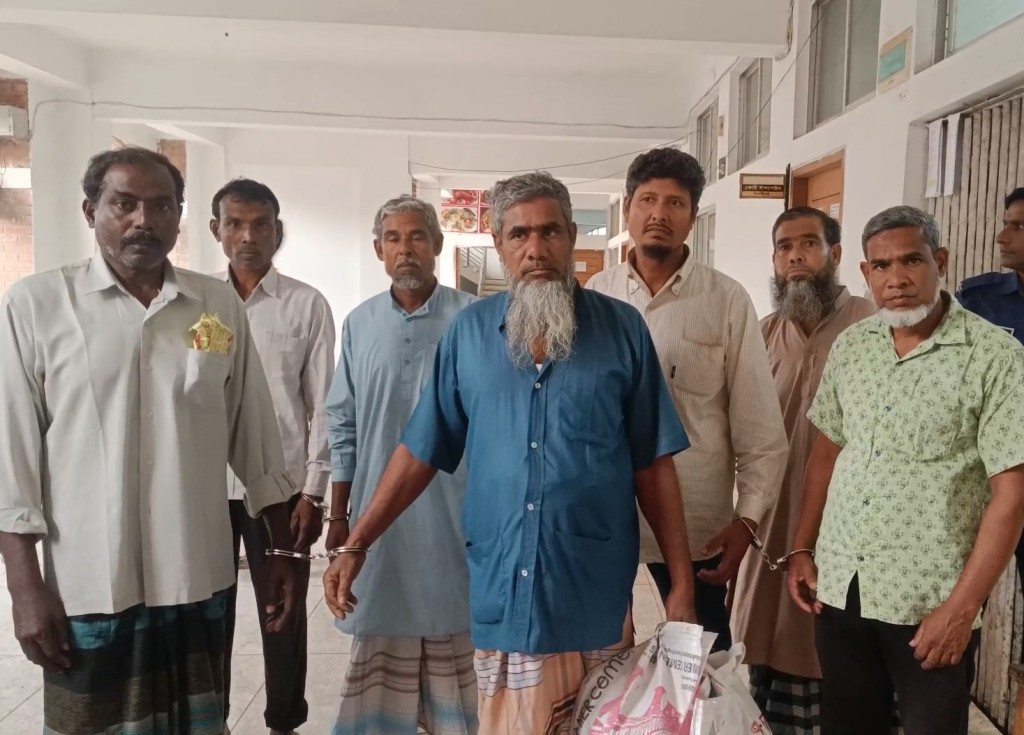 হরিণাকুন্ডুতে কৃষক হত্যা মামলায় ৫ জনের যাবজ্জীবন ৩ জনের ১০ বছরের সশ্রম কারাদন্ড 5 173867883967a22237aa855 হরিণাকুন্ডুতে কৃষক হত্যা মামলায় ৫ জনের যাবজ্জীবন ৩ জনের ১০ বছরের সশ্রম কারাদন্ড