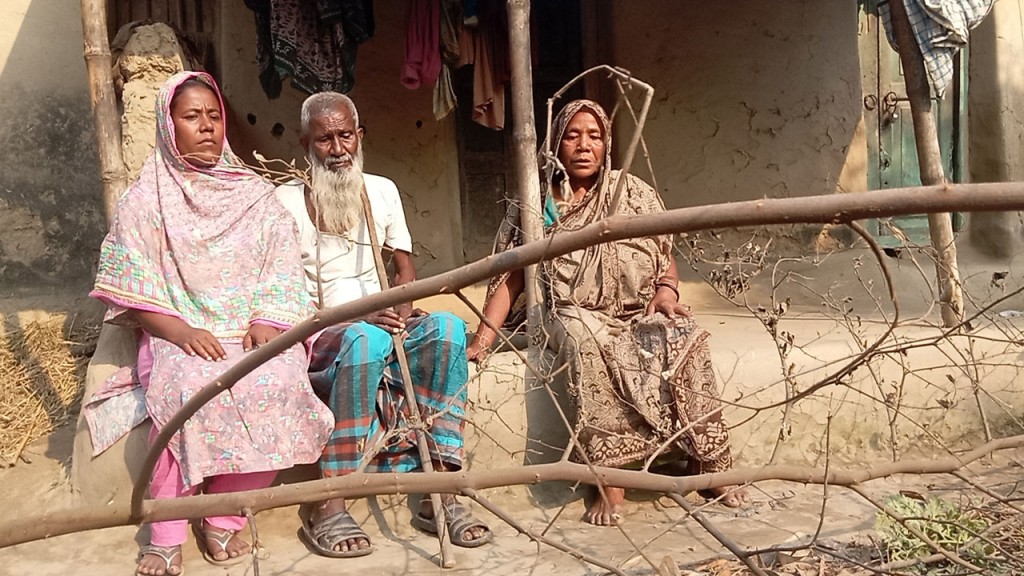 টাকার অভাবে বাজার করতে পারে না বটতৈলে ঝুমুর আলী 4 173867887567a2225b28a7d টাকার অভাবে বাজার করতে পারে না বটতৈলে ঝুমুর আলী