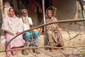 টাকার অভাবে বাজার করতে পারে না বটতৈলে ঝুমুর আলী