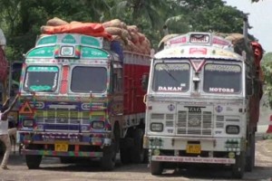 ভারত থেকে ১৬৫০ টন পেঁয়াজ আসছে আজ