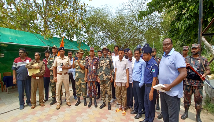 পাঁচ বছর আগে নিরুদ্দেশ হওয়া ভারতীয়কে পরিবারের কাছে হস্তান্তর
