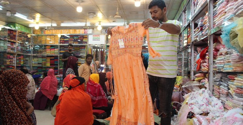 কুমারখালীতে জমে উঠছে  ঈদের বেচাকেনা