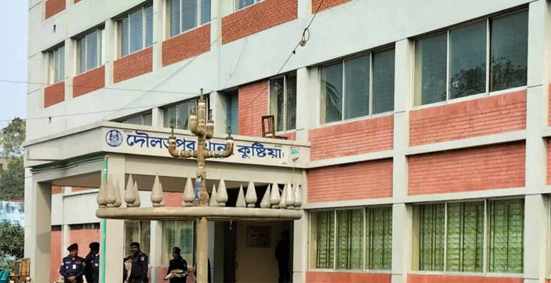 দৌলতপুরে ছাত্রীকে ধর্ষনের অভিযোগে অভিযুক্ত আটক