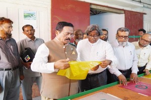 পলিথিন নয়, মানুষের হাতে থাকবে সোনালী ব্যাগ: নানক