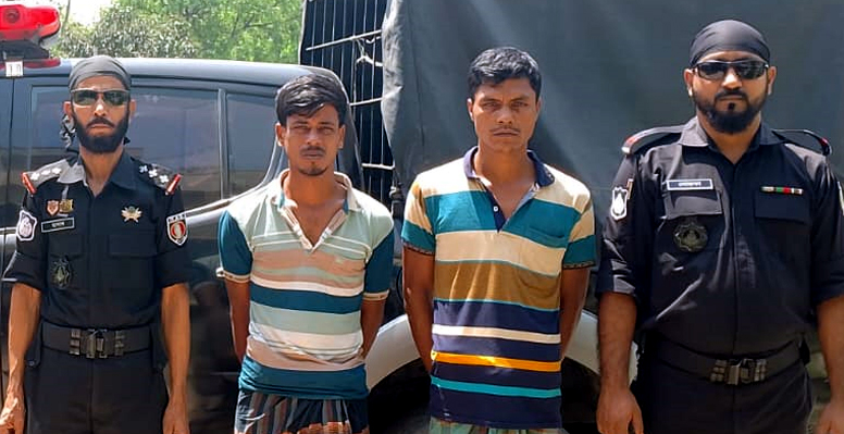 দৌলতপুর সীমান্তে ফেনসিডিলসহ দু’জন মাদককারবারী গ্রেফতার 