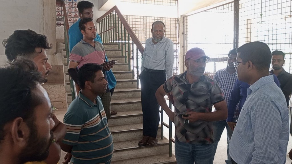 ঝিনাইদহে দালালের হাতে বিআরটিএ কর্মকর্তা লাঞ্ছিত! 5 173867900767a222dfd1154 ঝিনাইদহে দালালের হাতে বিআরটিএ কর্মকর্তা লাঞ্ছিত!